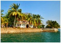 Boathouse Homestay Laemsing : ԧ   ѹ