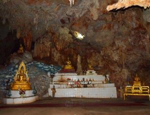 Trirat Buddhist Cave Temple Ѵѵ  :  þѴ֡