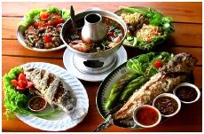 Rimbaan CharnMueng Restaurant : ҹҹ ҹͧ Ҩչ
